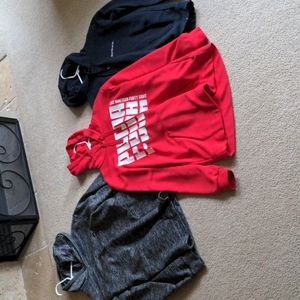 Selling a lot of 4 men's medium sweatshirts Quiksilver, Hurley,  and Puma